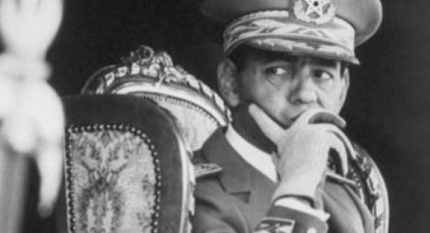 هل يحاكم الملك محمد السادس الوزراء اللصوص والمرتشين كما فعل أبوه الحسن الثاني في رمضان؟".