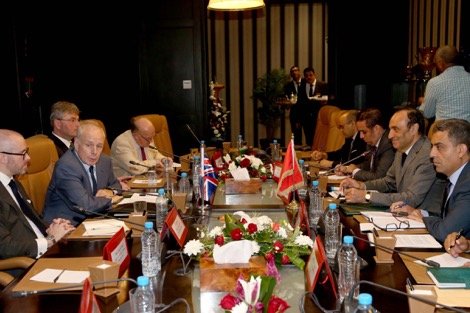 عاااجل…وفد برلماني بريطاني رفيع المستوى يزور مدينة العيون