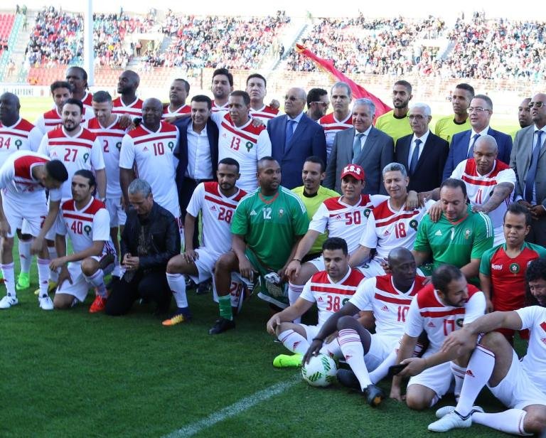 العيون:نجوم افريقيا يهزمون نجوم العالم في مباراة ودية بمناسبة عيد المسيرة الخضراء