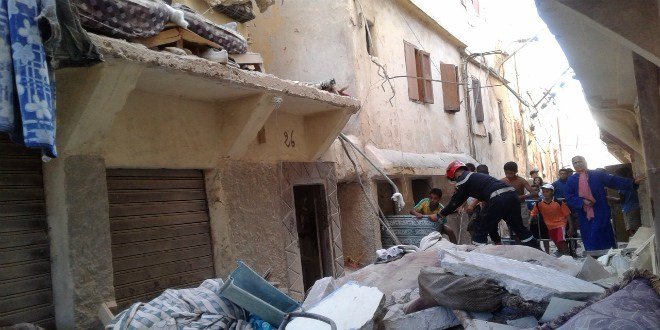انهيار منزل بالمدينة القديمة و الحديث عن مصرع سيدتين