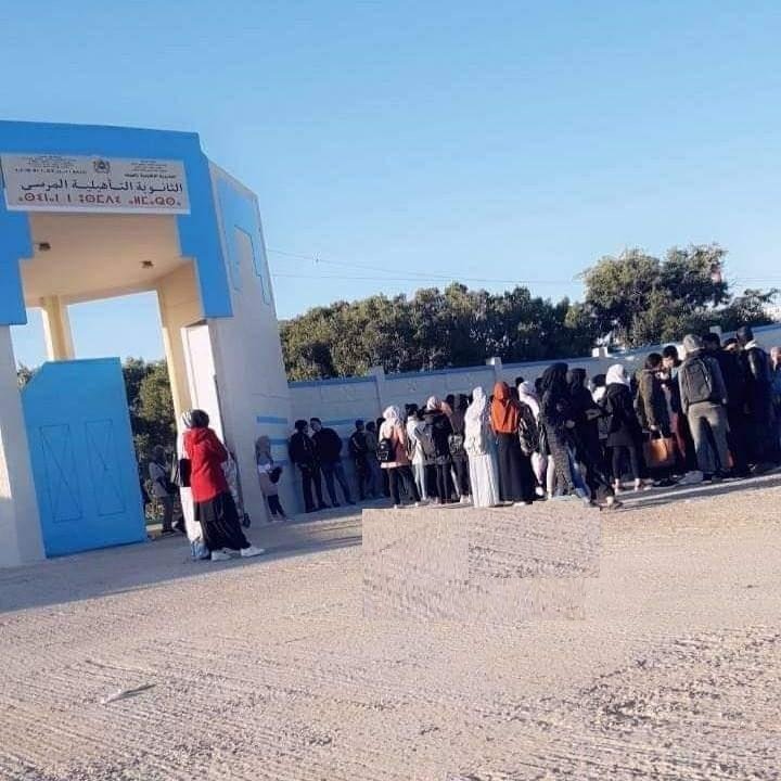 العيون .. وقفات احتجاجية لتلاميذ مؤسسات تعليمية على ترسيم الساعة الصيفية