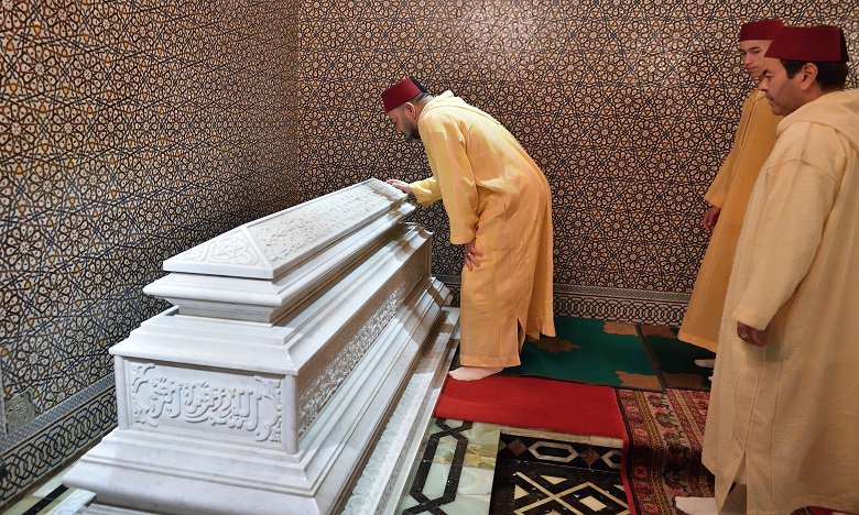 أمير المؤمنين يترأس حفلا دينيا إحياء للذكرى العشرين لوفاة المغفور له الملك الحسن الثاني