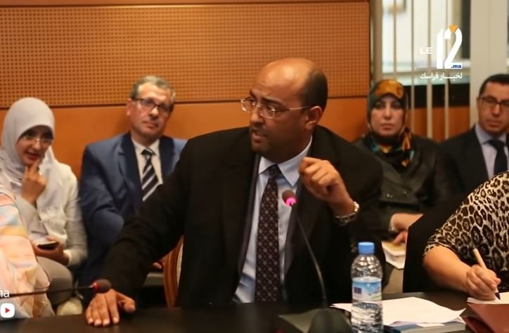 بالفيديو :رئيس جهة العيون  ولد الرشيد خرج طول أو عرض فالحكومة  بسبب عجزها عن حسم الإختصاصات بين الجهات والمركزية  أو ها شنوا قال..