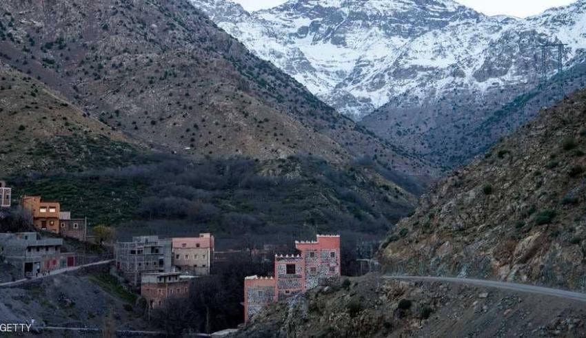 فنانون مغاربة يزورون منطقة إمليل و حفل فني على الهامش بساحة جامع الفنا