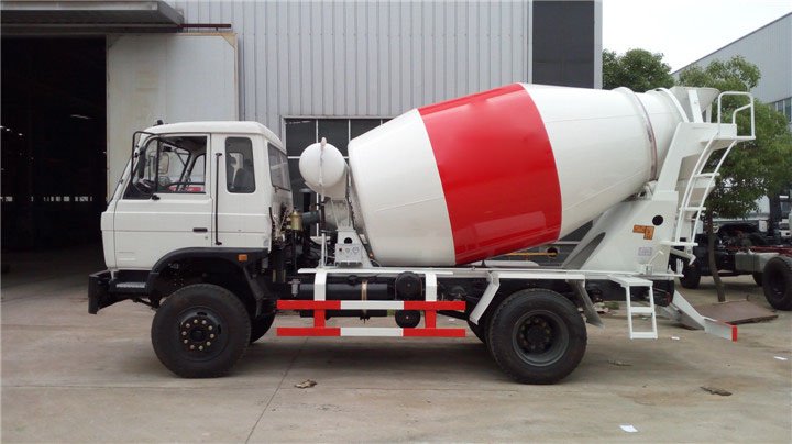 سيدي إيفني .. شاحنة لخلط الإسمنت تجهز على تلميذ دهسا