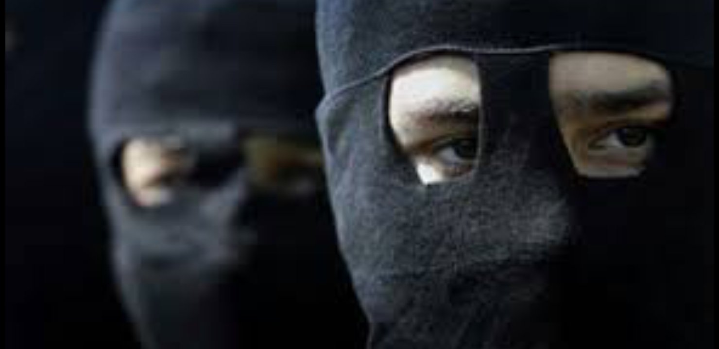 خطييير ..على طريقة الأفلام الهوليودية سرقة صيدلية بشارع مزوار  و كثرة الجرائم بالمنطقةتحتاج لحملات أمنية منتظمة