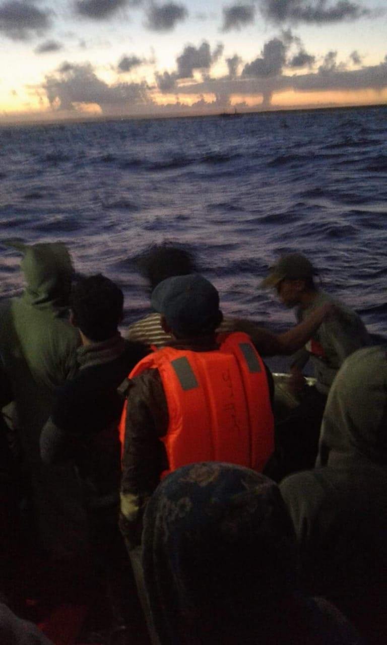 عااااجل…جنوح مركب لصيد السردين على مقربة من ميناء طرفاية