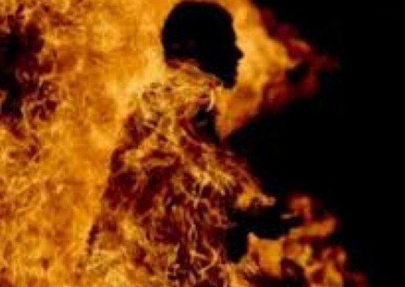 شخص يضرم النار عمدا في جسده بالمعبر الحدودي ”الكركارات”