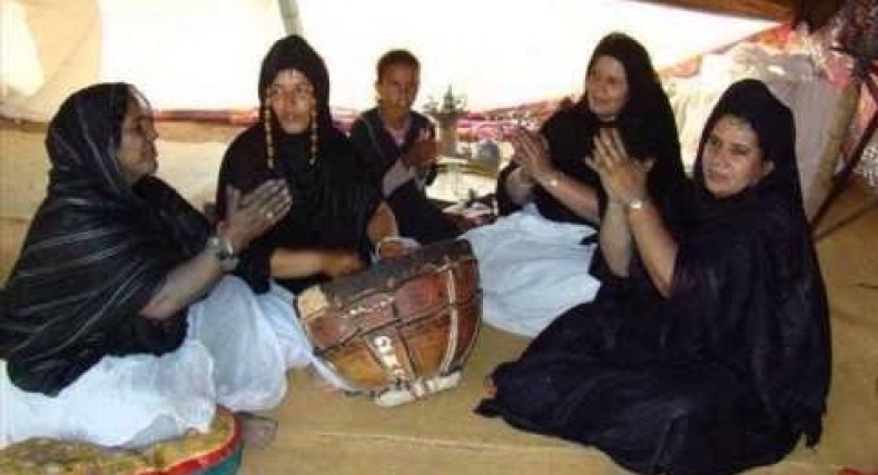 الداخلة .. وزارة الثقافة تفعل برنامج تأهيل وتثمين وصيانة الموسيقى الحسانية برنامج