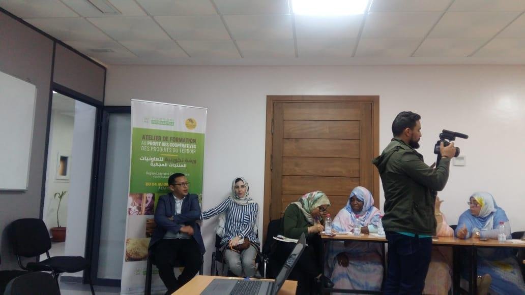 احتفالا بعيد المرأة .. مؤسستا فوسبوكراع و محمد الخامس للتضامن تنظمان دورةتكوينية لتعاونيات نسائية بجهة العيون الساقية الحمراء