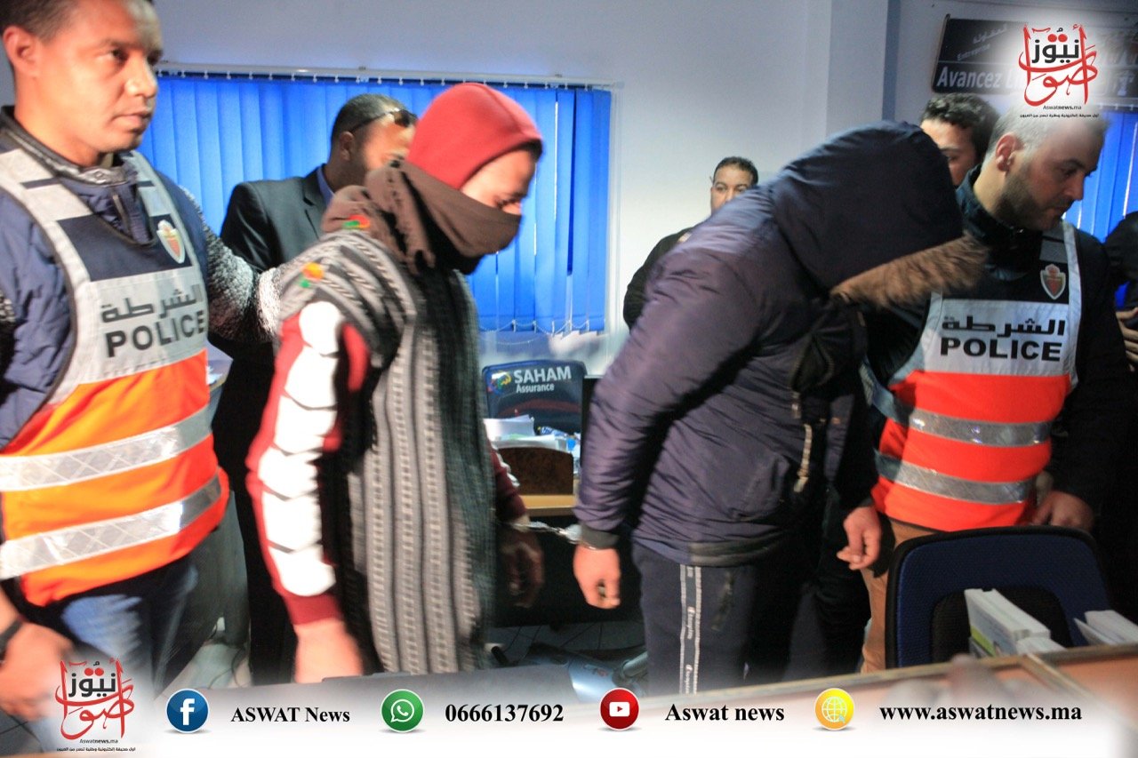 بالفيديوا…ها كيفاش سرقات عصابة إجرامية وكالة للتأمينات و صيدليتين بالعيون.