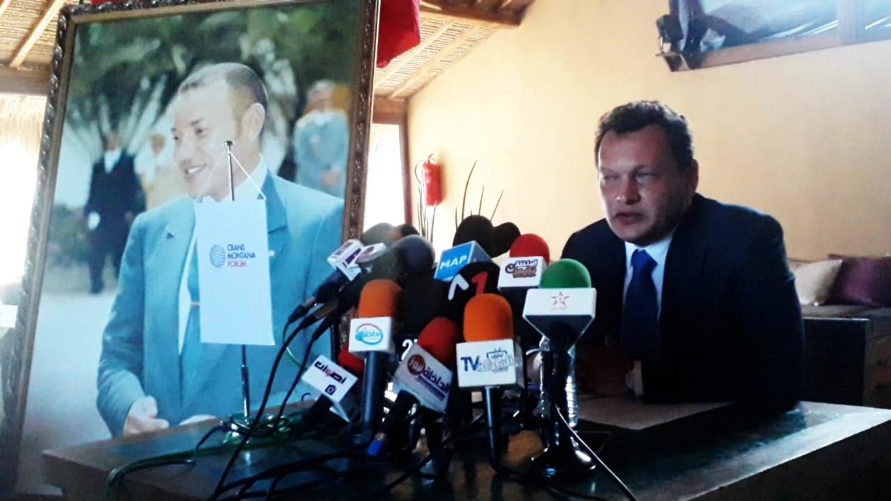 رئيس منتدى كرانس مونتانا يوضح اسباب غياب الباخرة و يشيد بمؤهلات مدينة الداخلة،التفاااصيييل