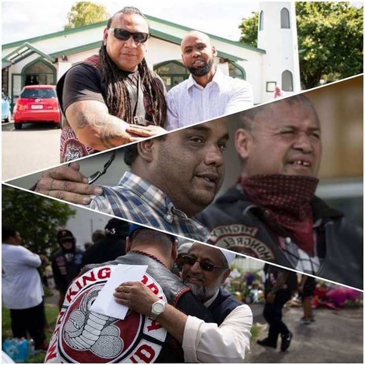 عصابة تحرس مسجدا في نيوزيلندا ورئيس جمعية المسلمين يدعوهم لصلاة الجمعة