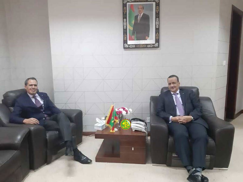وزير الشؤون الخارجية والتعاون الموريتاني يستقبل بمكتبه السفبر المغربي حميد شبار