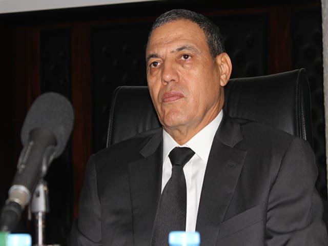 ها المعقول بدا .. والي العيون يعزل مسؤولا نافذا بولاية جهة العيون