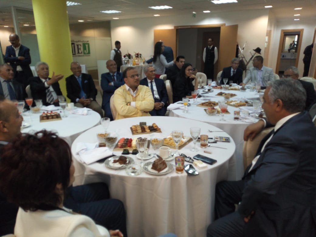 ها الرجال لبغات تخدم الاعلام بالصحراء:الصحفي اباحازم يطرح واقع المقاولة الصحفية و سبل تعزيز النموذج الإقتصادي للمقاولة الاعلامية بالصحراء كفاعل أساسي، أمام وزير الاتصال و أعضاء المجلس الفدرالي(الفيديوا)