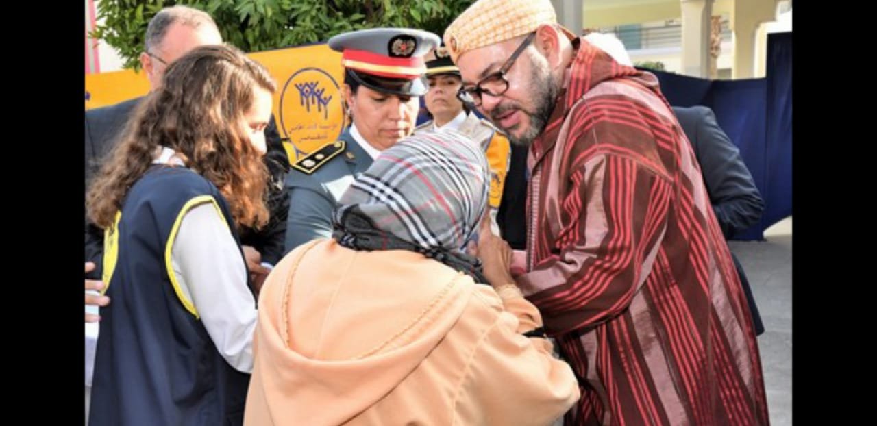 الملك محمد السادس يعود إلى أرض الوطن بعد رحلة خاصة قصيرة، التفااااصيييل