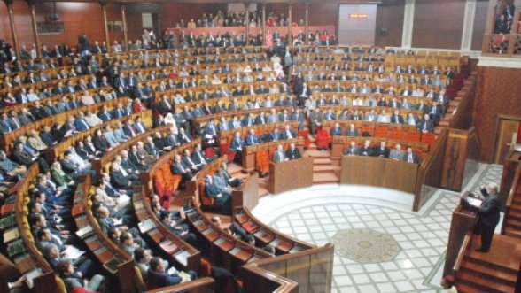 اسمع الصوت ديالكم أشنوا كايدير… صرف أكثر من مليار سنتيم على مبيت البرلمانيين في الفنادق