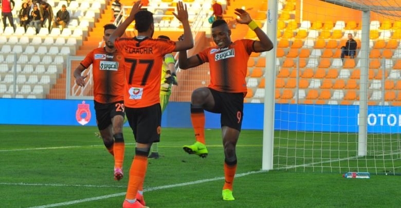 ذهاب نهائي كأس “الكاف”.. فوز مريح لنهضة بركان مفتاح التتويج القاري