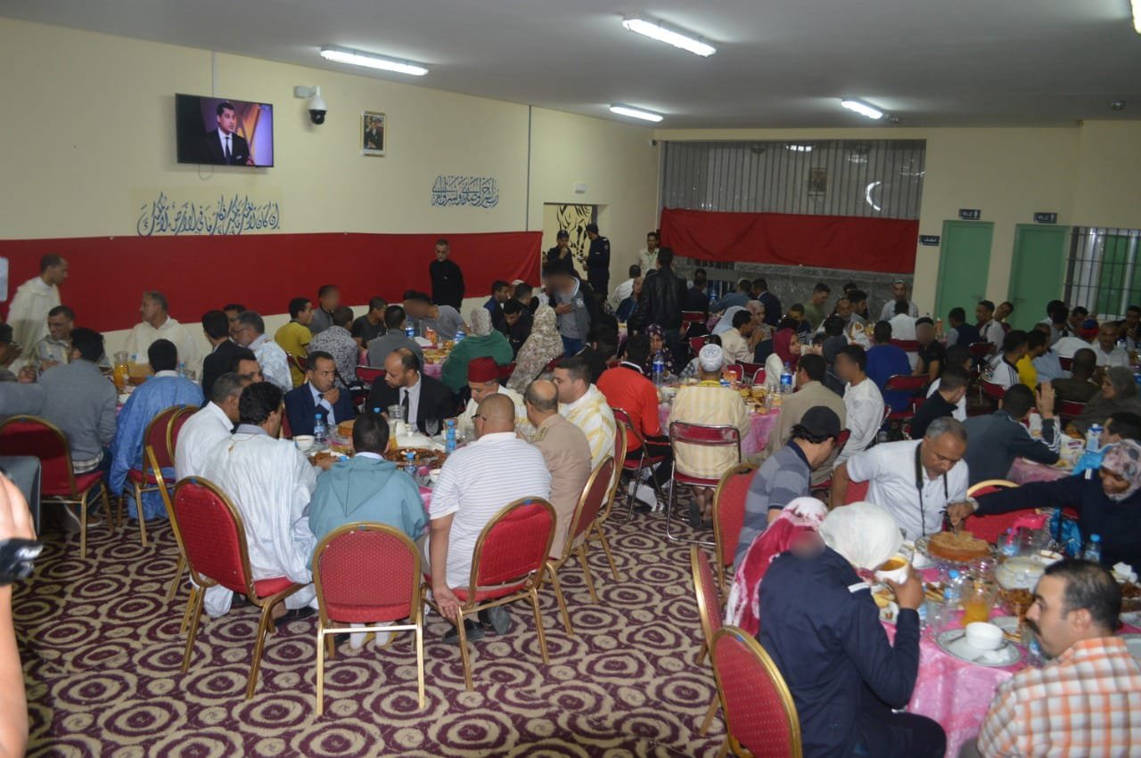 عامل اقليم السمارة يتوج السجناء المتفوقين في المسابقات الدينية الجهوية