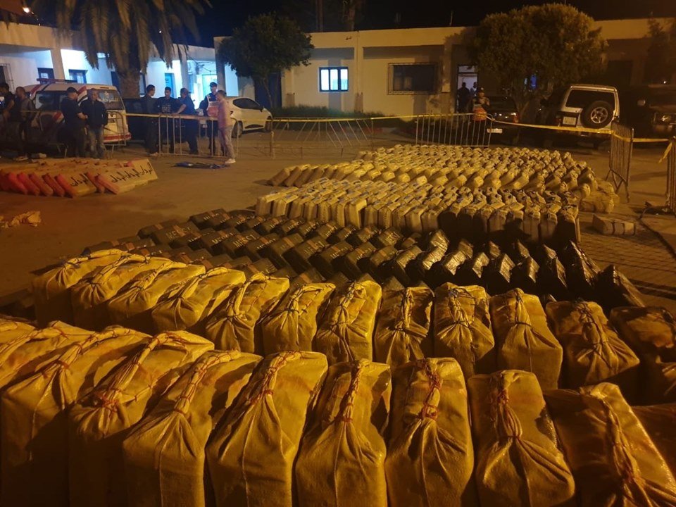 ضربة معلم .. مصالح DST تحبط عملية تهريب أزيد من 12 طن من مخدر الشيرا ** صور **