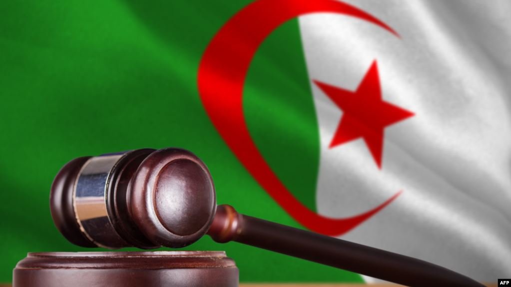 القضاء الجزائري .. السجن النافذ لعلي حداد و شخصيات سياسة أخرى رهن الحبس الإحتياطي