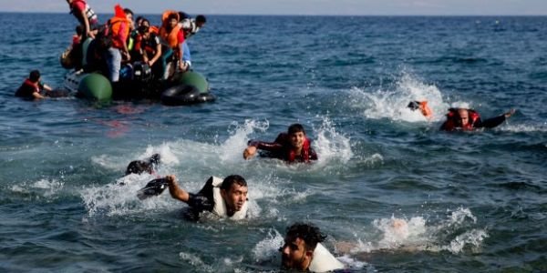 فاجعة جديدة لقوارب الموت.. وفاة ستة شباب مرشحين للهجرة السرية غرقا بسيدي افني، التفاااصييل