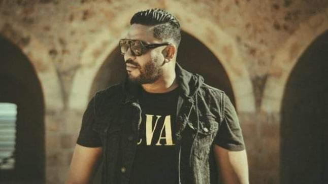 ”بسبب علم ”الجمهورية الوهمية”..المغاربة يشنون حربا شرسة على مغني تونسي‎”