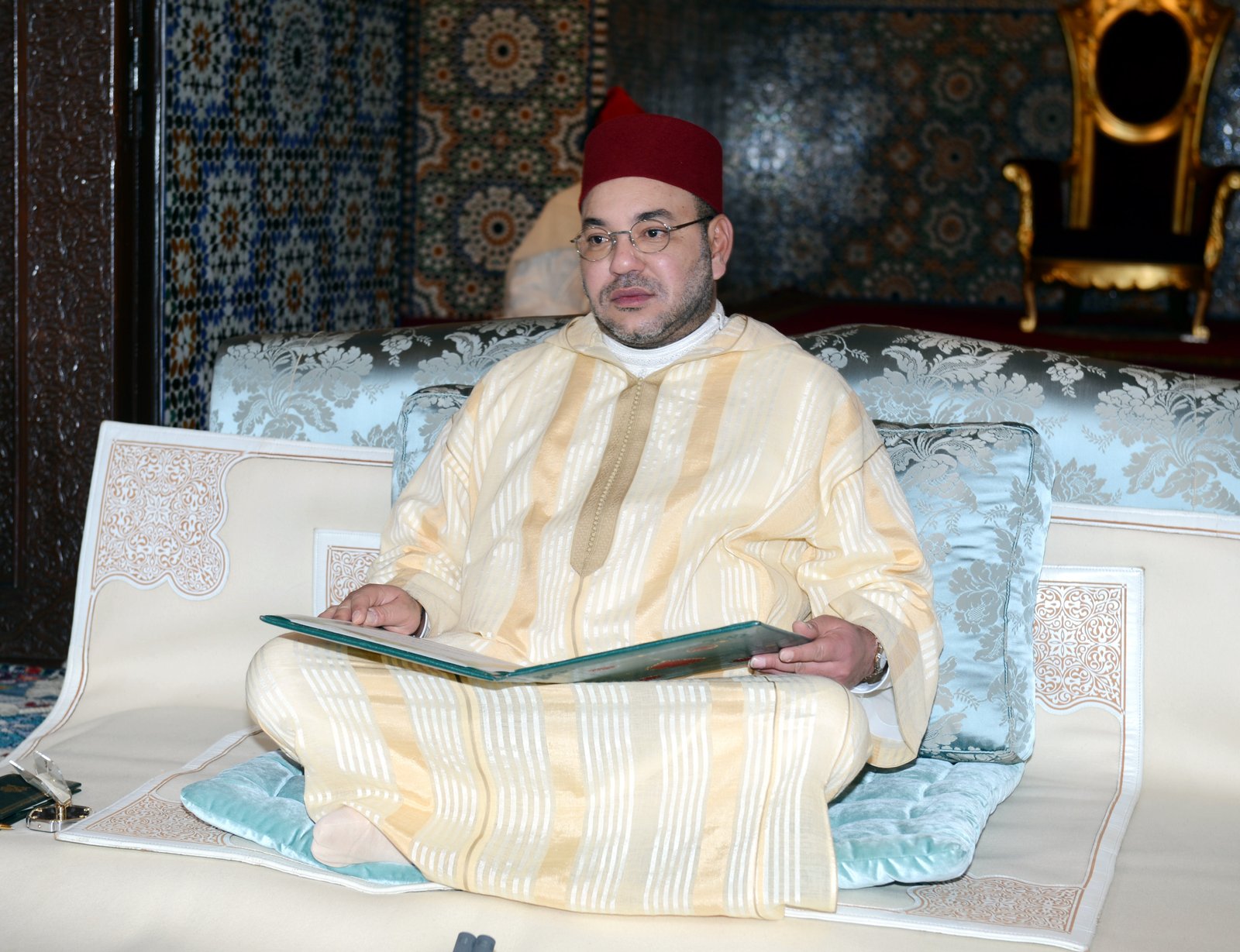 بعبارات مؤثرة… الملك محمد السادس ينعي الراحلة الفنانة أمينة رشيد