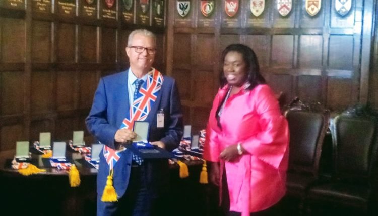 لندن تمنح وسام من درجة فارس للبروفسور كمال الديساوي في مجال البحث العلمي والابتكار وفوز المغرب ببلاتنيوم الاختراع و بميداليتين ذهبيتين وثماني جوائز كبرى