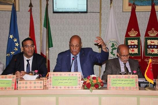 ولد الرشيد يُفحم معارضته: لن نسلم ملاعب القرب لوزارة الشبية والرياضة