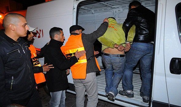 إيقاف شخص هتك عرض قاصرة بعد اقتحام مسكن العائلة بالعيون