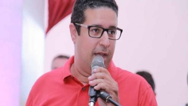 فيسبوكيون يشبهون ترشيح عثمان الطرمونية كمرشح وحيد لقيادة الشبيبة الاستقلالية بـ”العنصر”
