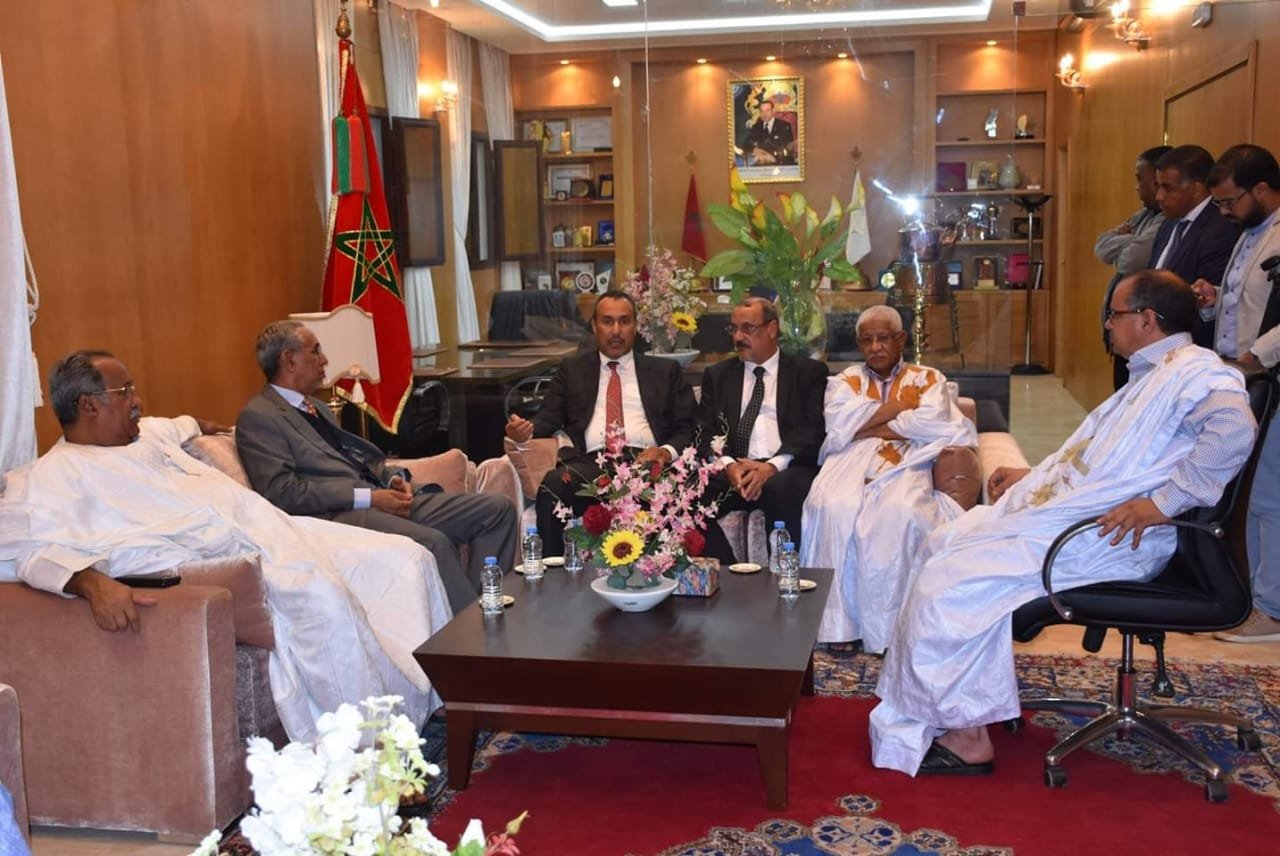 رجال أعمال موريتانيون يبحثون فرص الإستثمار مع رئيس جهة الداخلة