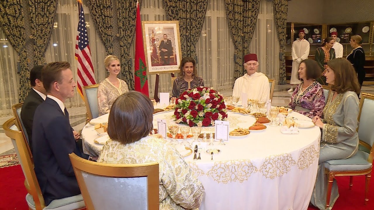 إيفانكا ترامب تحضر مأدبة عشاء ملكية متألقة بالقفطان المغربي