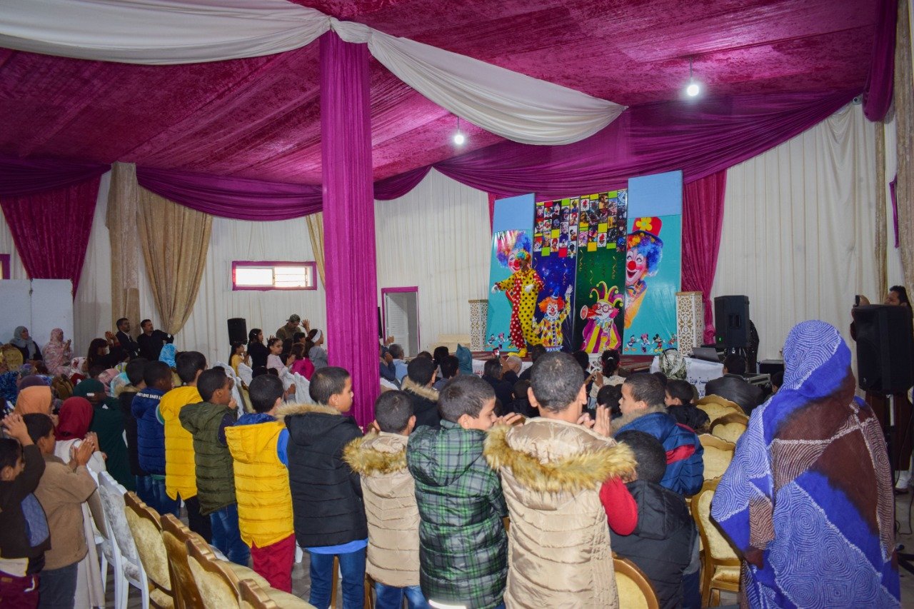 مؤسسة مودة لكفالة اليتيم ودعم الأطفال المستضعفين بالعيون ،تنظم احتفالا كبيرا لفائدة  الأطفال اليتامى من رواد المؤسسة ونزلاء العصبة المغربية لحماية الطفولة بالعيون