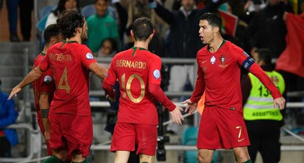 رونالدو يسجل ثلاثية في فوز البرتغال ويقترب من هدفه الدولي رقم 100