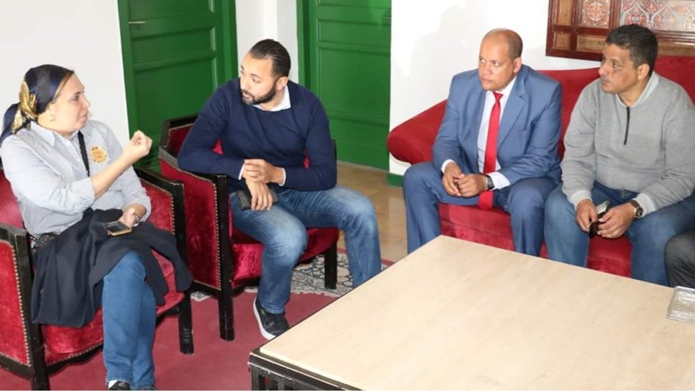 إستعدادا لكأس إفريقيا للفوت صال.. وفد من ”الكاف” يطلع المنشآت الرياضية بالعيون