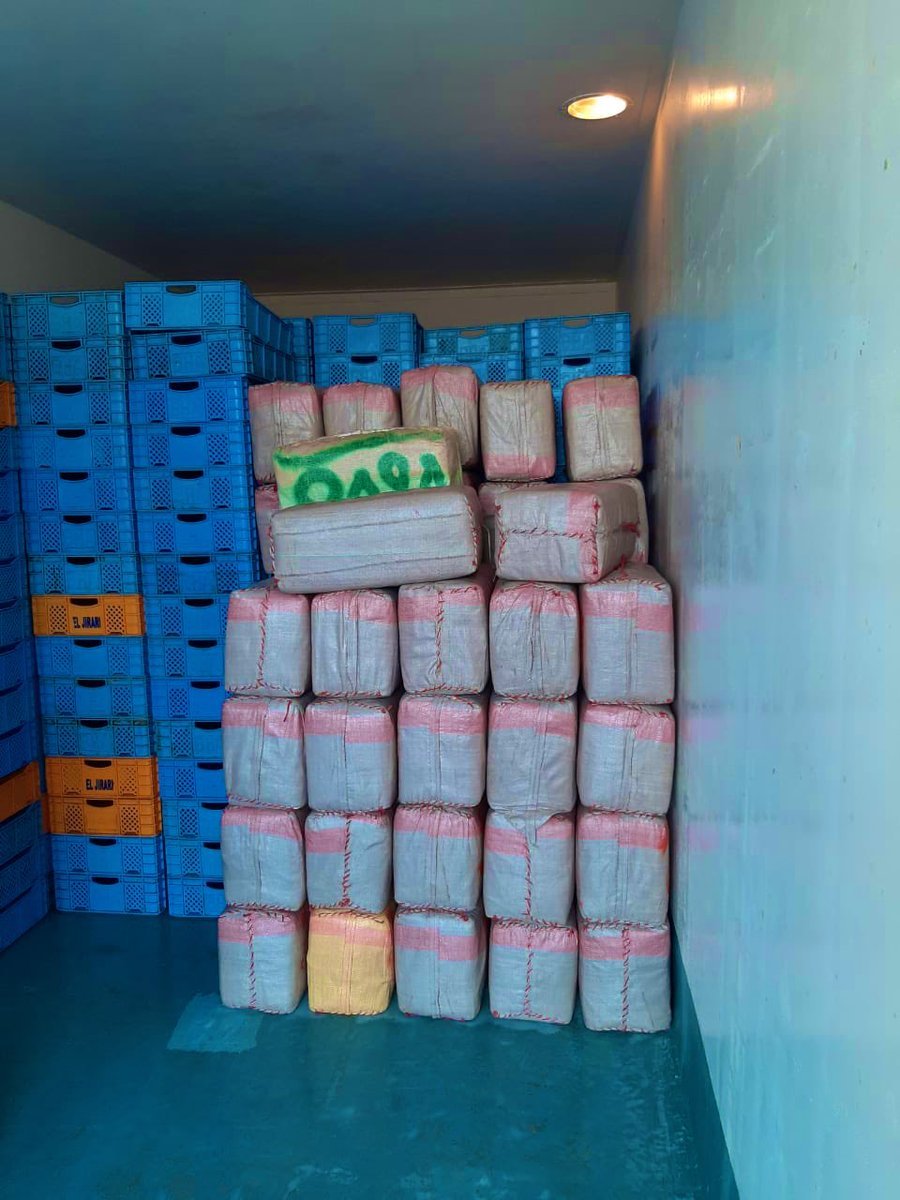 المصالح الأمنية تحبط عملية تهريب طن و 770 كلغ من مخدر الشيرا