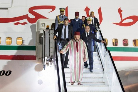 الملك محمد السادس يحل بمدينة مراكش قادما إليها من فرنسا، التفاااصيل