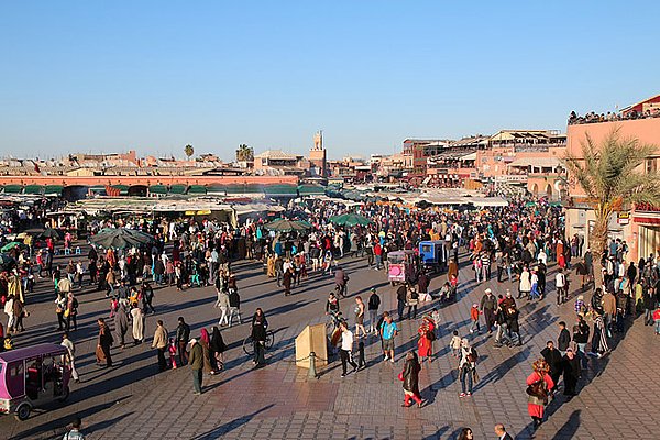 مراكش ..القضاء يدين مُنتحلي صفة ”مرشد سياحي ” بالسجن