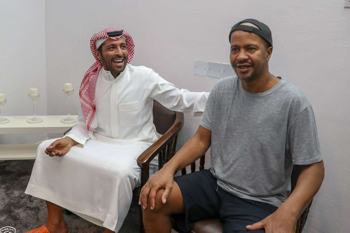 وفاة خميس العويران نجم الكرة السعودية بعد صراع مع المرض