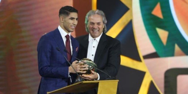 النادي الملكي يهنيئ حكيمي بمناسبة فوزة بجائزة أفضل لاعب واعد