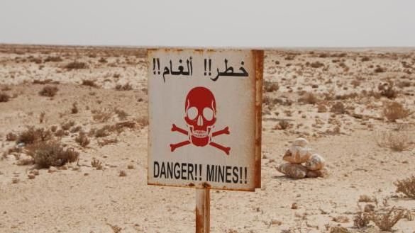 خطير ..إنفجار لغم بصحراء كلميم يودي بإصابة أب وإبنه