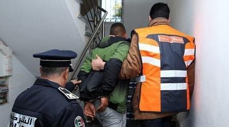 أمن طنجة يلقي القبض على شخصين مبحوث عنهما دوليا ويحجز في حوزتهما هيرويناً وأقراصاً مخدرة