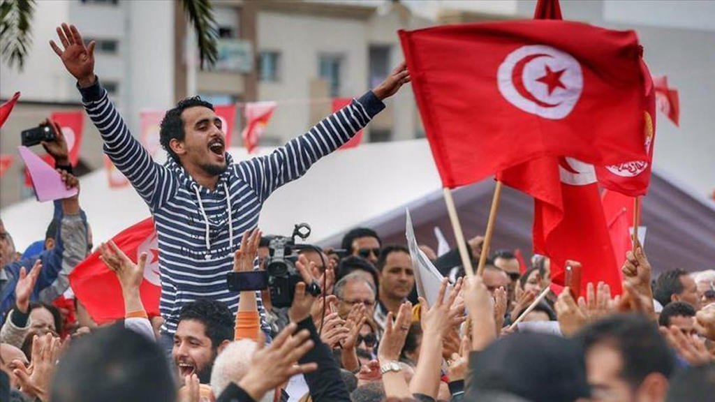 ”14 يناير” ..تونس تحي الذكرى التاسعة للتورة وسط هواجس آمنية وصعوبات اجتماعية .