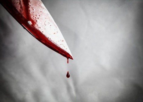 خطير ..شخص يدبح زوجته بطريقة بشعة ويحاول الإنتحار ”بالماء القاطع”