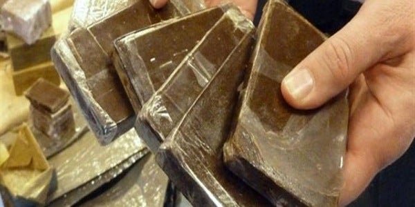 أكادير ..إجهاض محاولة تهريب المخدرات على الصعيد الدولي وتوقيف 3 متورطين