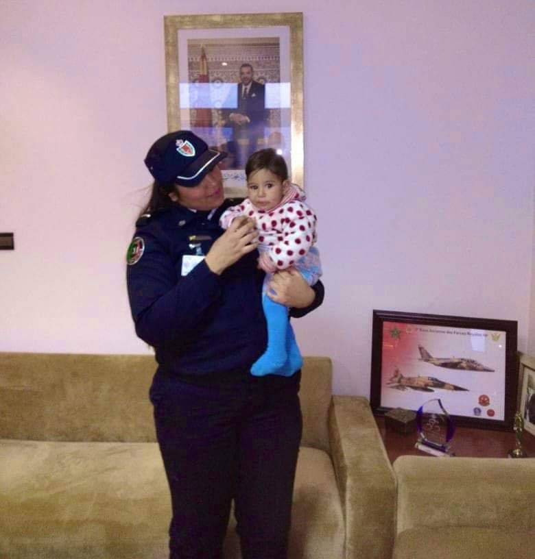 بعد اختطاف الطفلة ياسمين من حضن والدتها، الأمن يتمكن من اعتقال المختطِفة، التفاااصيل