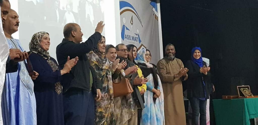 مديرية العيون : جمعية الوفاء لقدماء اعدادية التعاون تحتفي بأسرة التعليم.